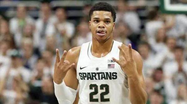 状态低迷！狄龙全场16中4，正负值-47