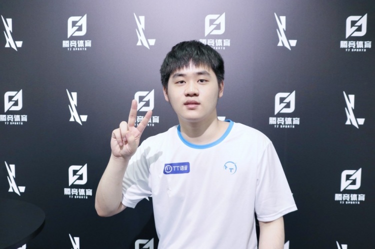 随着比赛的 随着比赛的